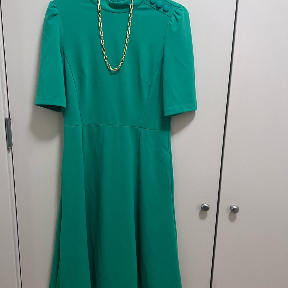 Donna Morgan Green Crepe Mock Neck Fit & Flare Midi Dress Sz 8 Button Shoulder
